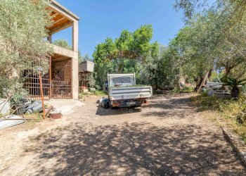 Giardino - Villa C.da Cozzo Telegrafo / SP57 per Brucoli
 
snc, Augusta - foto 19