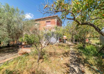 Giardino - Villa C.da Cozzo Telegrafo / SP57 per Brucoli
 
snc, Augusta - foto 23