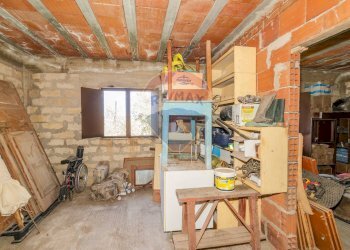 Dispensa di stoccaggio - Villa C.da Cozzo Telegrafo / SP57 per Brucoli
 
snc, Augusta - foto 51