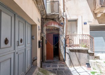 Edificio all\'aperto - Casa indipendente via Ronco Schiciano
 
8, Caltagirone - foto 22