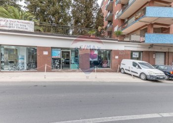 Edificio all\'aperto - Locale Commerciale Via Santa Maria di Gesù
 
76-86, Caltagirone - foto 3