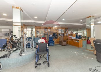 Palestra - Locale Commerciale Via Santa Maria di Gesù
 
76-86, Caltagirone - foto 10