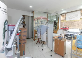 Cucina - Locale Commerciale Via Santa Maria di Gesù
 
76-86, Caltagirone - foto 15