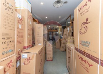 Cucina - Locale Commerciale Via Santa Maria di Gesù
 
76-86, Caltagirone - foto 18