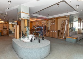 Palestra - Locale Commerciale Via Santa Maria di Gesù
 
76-86, Caltagirone - foto 25