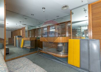 Ricezione / Lobby - Locale Commerciale Via Santa Maria di Gesù
 
76-86, Caltagirone - foto 27