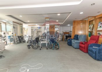 Palestra - Locale Commerciale Via Santa Maria di Gesù
 
76-86, Caltagirone - foto 36