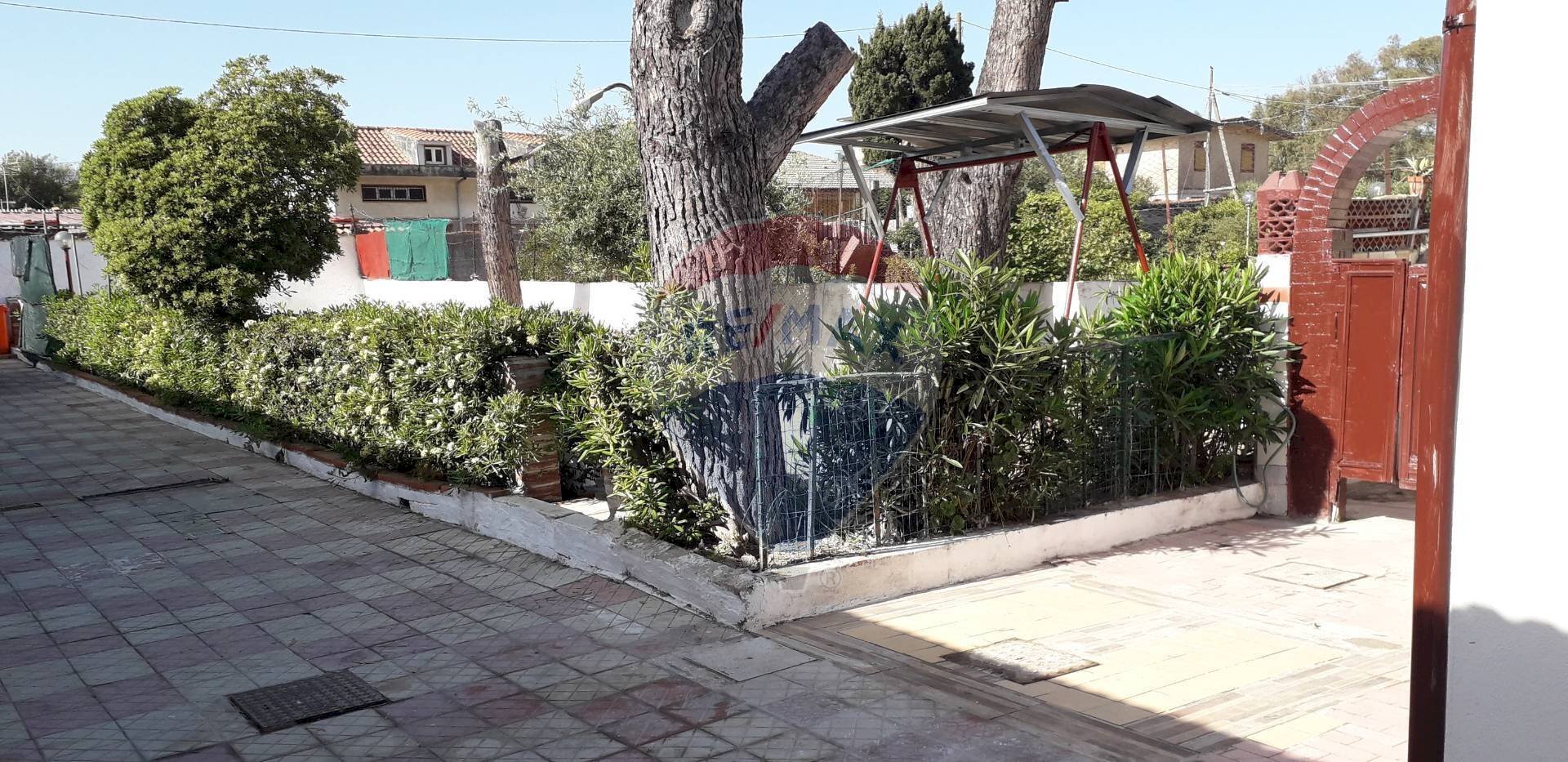 Edificio all\'aperto - Residence Via Campanula
 
snc, Catania - foto 3