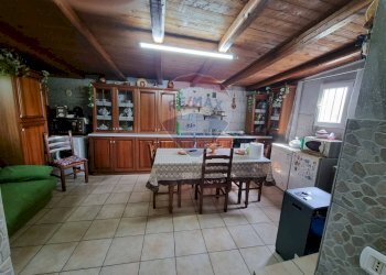 Sala da pranzo - Villa CONTRADA PATELLINA
 
snc, Paterno - foto 11