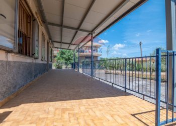 Terrazza - Villa C/da Valverde - Via Luigi Enaudi, Grammichele - foto 15