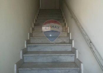 Scale - Casa indipendente VIA TIMPANARO
 
2, Paterno - foto 11