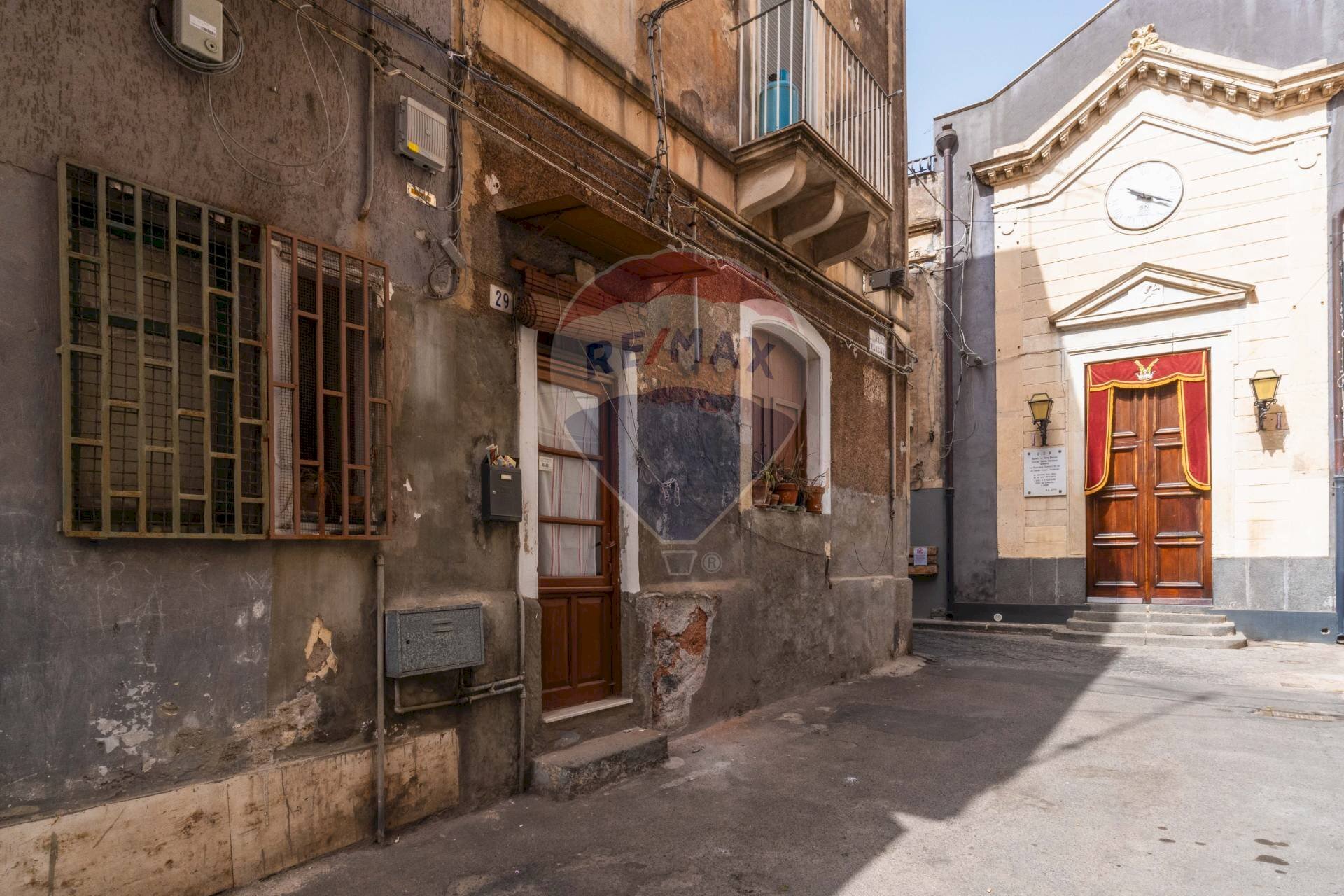 Edificio all\'aperto - Casa indipendente Via Fratelli Giuffrida Lo Jacono
28, Catania - foto 3