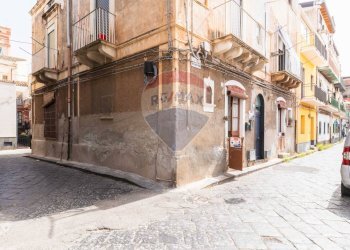 Edificio all\'aperto - Casa indipendente Via Fratelli Giuffrida Lo Jacono
 
28, Catania - foto 2