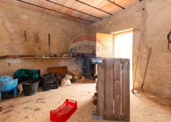 Dispensa di stoccaggio - Rustico sp 34 bongiovanni cda vaccarizzo, Caltagirone - foto 18