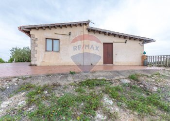 Casa all\'aperto - Villa Contrada Fontana Pietra
 
snc, Caltagirone - foto 1