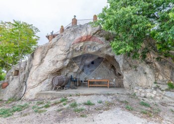 Casa all\'aperto - Villa Contrada Fontana Pietra
 
snc, Caltagirone - foto 2