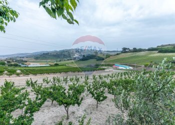 Vista delle montagne - Villa Contrada Fontana Pietra
 
snc, Caltagirone - foto 31