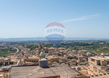 Edificio all\'aperto - Casa indipendente Via Porta Ruggero
 
18, Caltagirone - foto 1