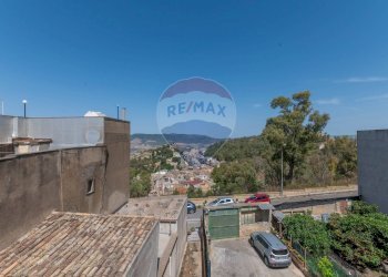 Edificio all\'aperto - Casa indipendente Via Porta Ruggero
 
18, Caltagirone - foto 16