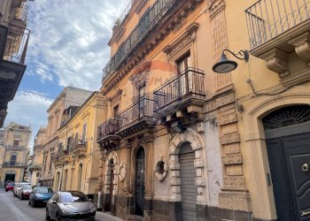 Edificio all\'aperto - Apartment via garibaldi
 
17, Francofonte - photo 2