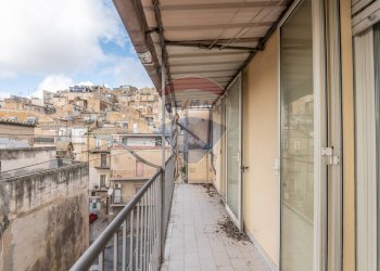 Balcone - Quadrilocale Via Santo Stefano
 
102, Caltagirone - foto 21
