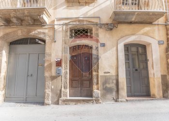 Edificio all\'aperto - Quadrilocale Via Santo Stefano
 
102, Caltagirone - foto 22