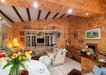 Soggiorno - Quadrilocale Via del rotolo
 
6, Catania - foto 23