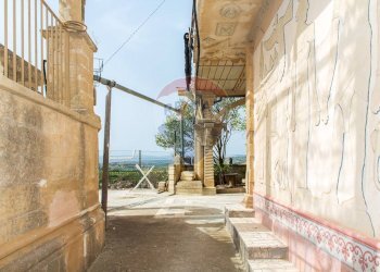 Edificio all\'aperto - Villa Contrada Xirumi
 
snc, Lentini - foto 91