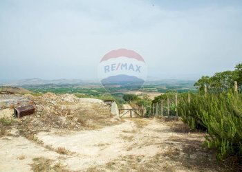 Vista delle montagne - Villa Contrada Xirumi
 
snc, Lentini - foto 98