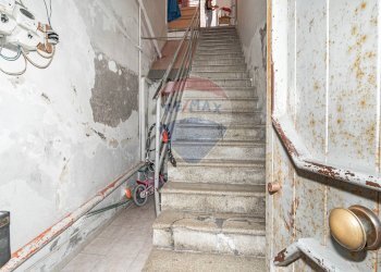 Scale - Bilocale Via Stefano Carombene
 
15, Catania - foto 6