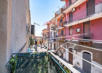Balcone - Trilocale Via Stefano Carombene
 
11, Catania - foto 1
