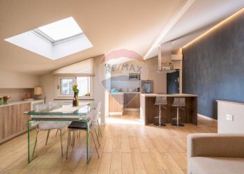 Sala da pranzo - Bilocale Via Macello
 
78, San Giovanni la Punta - foto 4