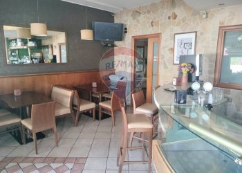 Sala da pranzo - Locale Commerciale via vampolieri
 
9, Aci Catena - foto 6