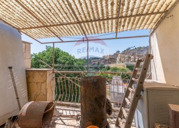 Balcone - Casa indipendente Largo Acquanuova
 
7-8, Caltagirone - foto 6