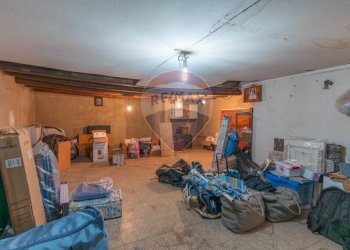 Dispensa di stoccaggio - Casa indipendente Largo Acquanuova
 
7-8, Caltagirone - foto 15