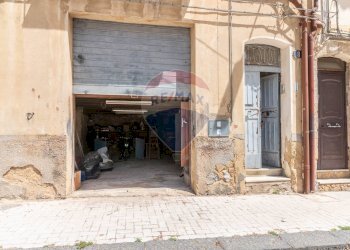 Edificio all\'aperto - Casa indipendente Largo Acquanuova
 
7-8, Caltagirone - foto 20