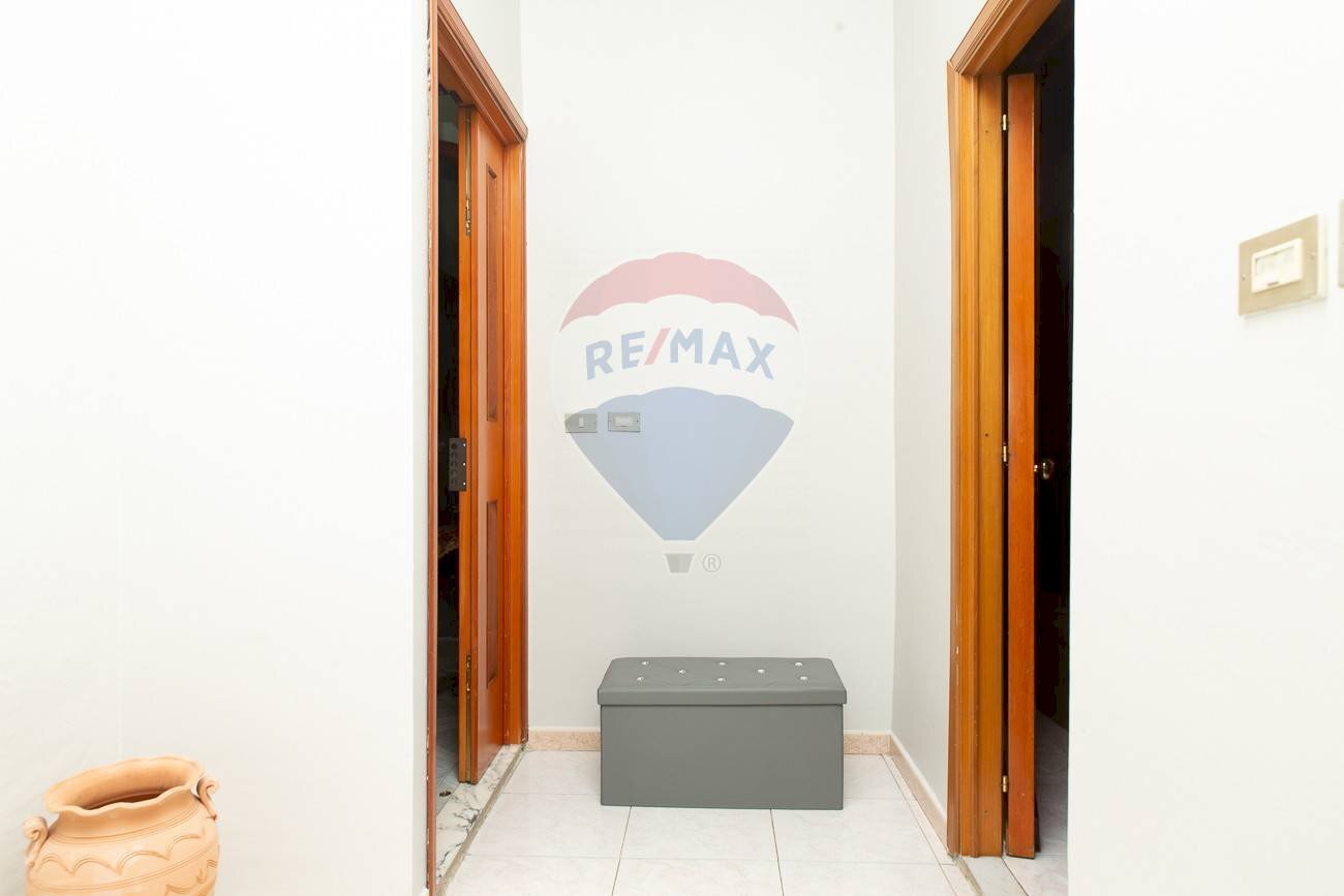 Hall / corridoio - Appartamento Via Nuoro
 
46, Paterno - foto 1