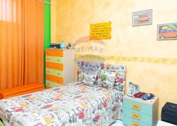 Camera / camera da letto - Appartamento Via Nuoro
 
46, Paterno - foto 9