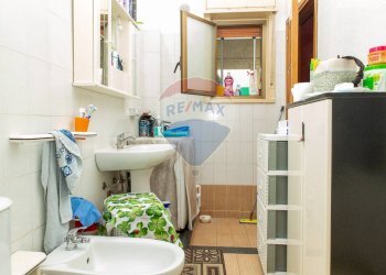 Bagno - Appartamento Via Nuoro
 
46, Paterno - foto 15