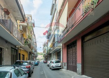 Edificio all\'aperto - Bilocale Via Nuoro
 
46, Paterno - foto 1