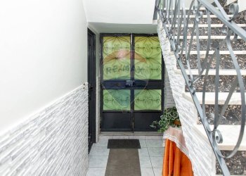 Scale - Bilocale Via Nuoro
 
46, Paterno - foto 3