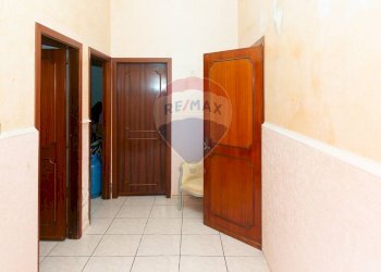 Hall / corridoio - Bilocale Via Nuoro
 
46, Paterno - foto 4