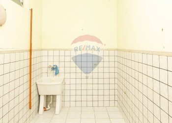 Bagno - Bilocale Via Nuoro
 
46, Paterno - foto 7