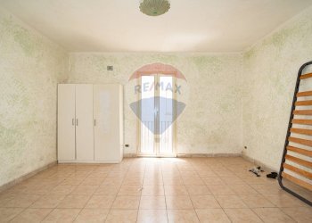 Stanza vuota - Bilocale Via Vittorio Emanuele II
 
376, Catania - foto 1