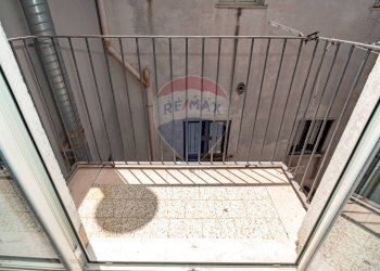 Balcone - Bilocale Via Vittorio Emanuele II
 
376, Catania - foto 5