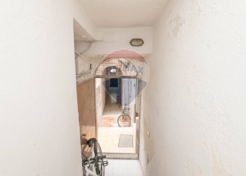 Hall / corridoio - Bilocale Via Vittorio Emanuele II
 
376, Catania - foto 7