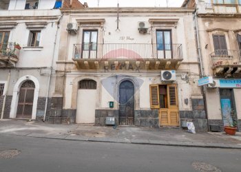 Edificio all\'aperto - Bilocale Via Vittorio Emanuele II
 
376, Catania - foto 9