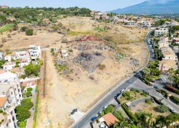 Vista delle montagne - Terreno edificabile Via Vampolieri
 
snc, Aci Catena - foto 4