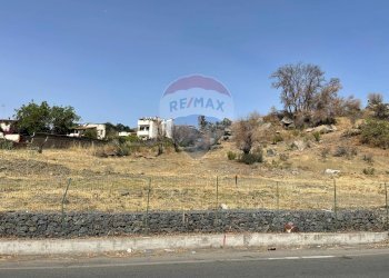 Vista delle montagne - Terreno edificabile Via Vampolieri
 
snc, Aci Catena - foto 18