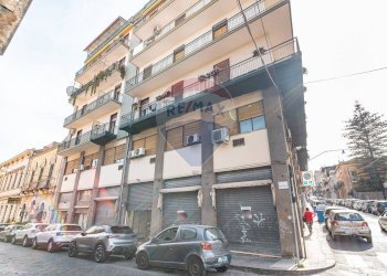 Edificio all\'aperto - Locale Commerciale via marchese di san giuliano
 
63, Acireale - foto 4